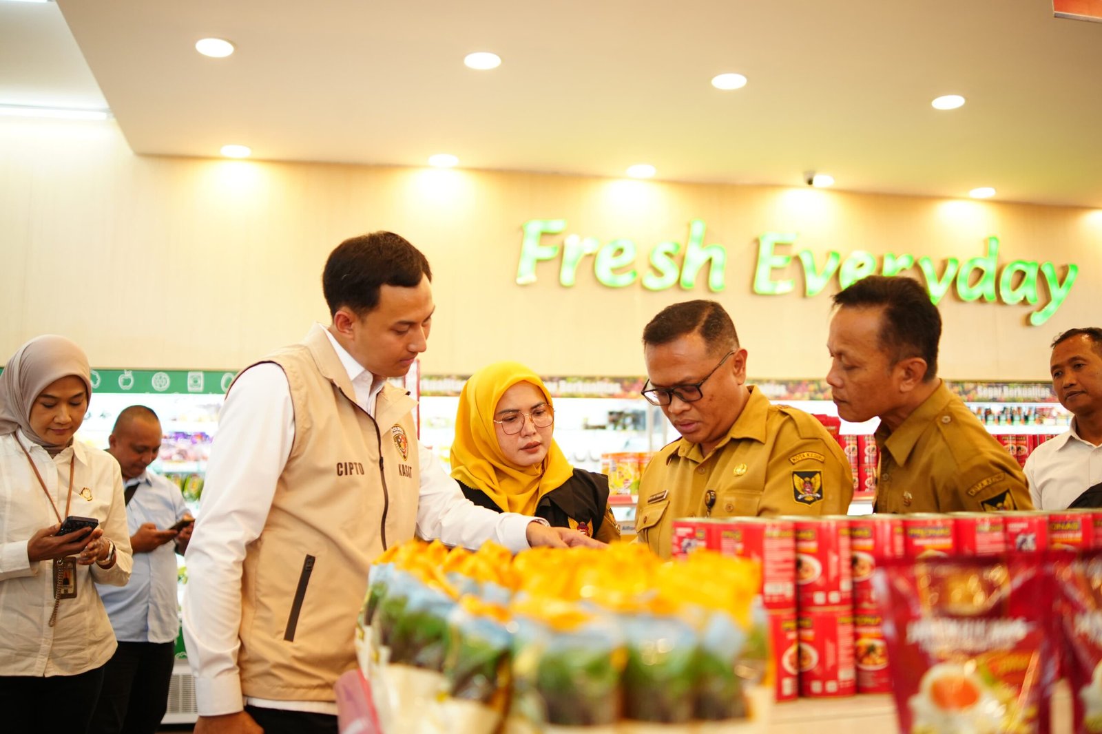 Polres Kediri Kota Bersama TPID Sidak Beras Premium di Sejumlah Pasar Modern