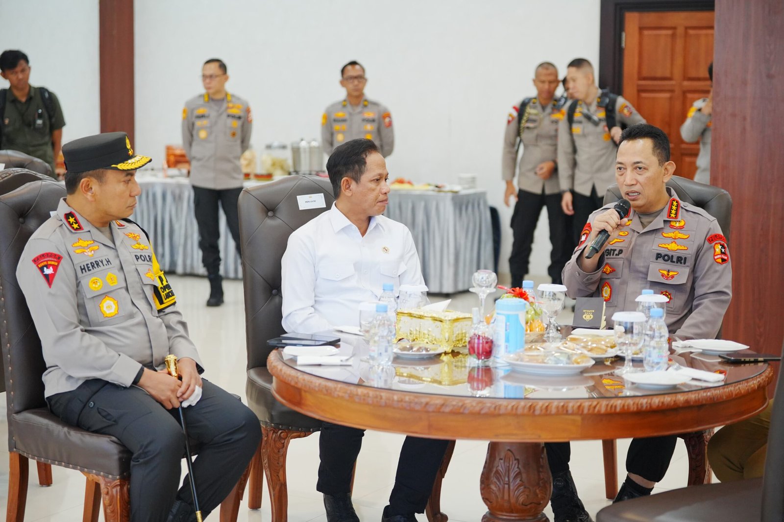 Cegah Karhutla Meluas, Kapolri Instruksikan Respons Cepat Padamkan Titik Api