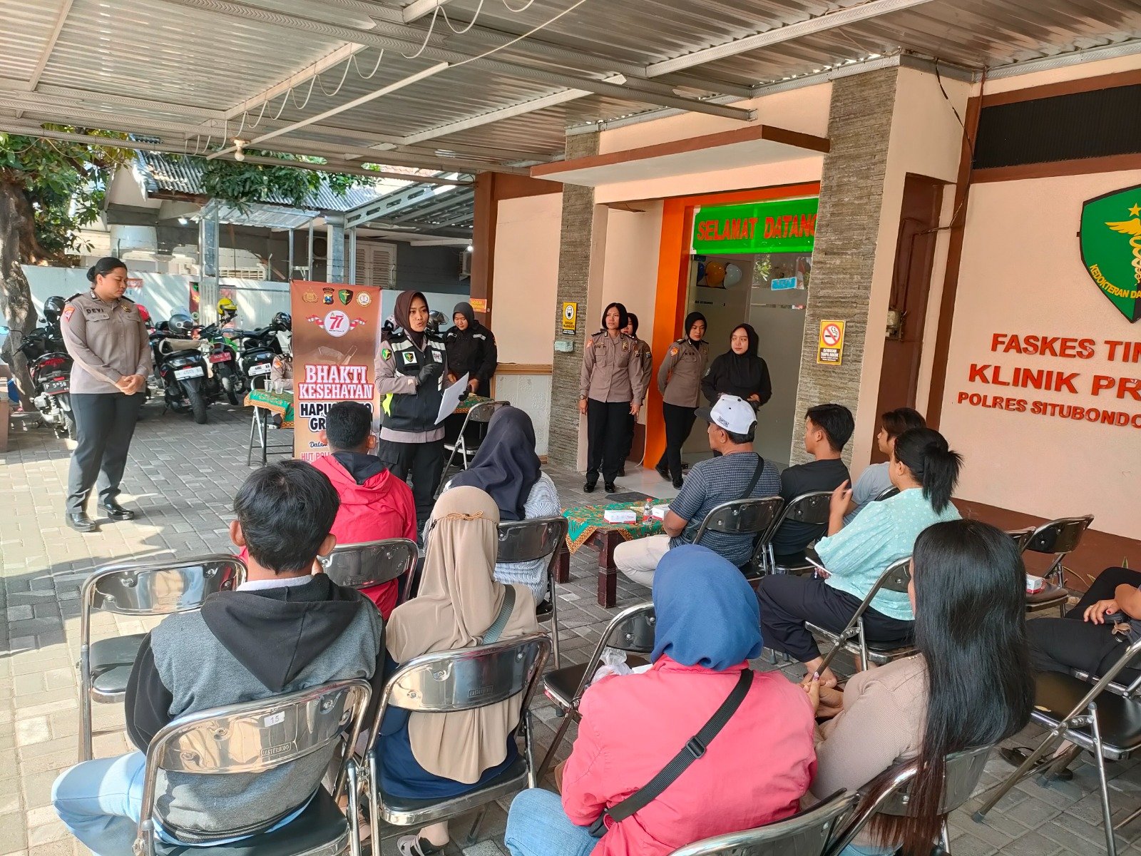 Warga Antusias Layanan Hapus Tato Gratis Polres Situbondo Sambut HUT Polwan ke – 77