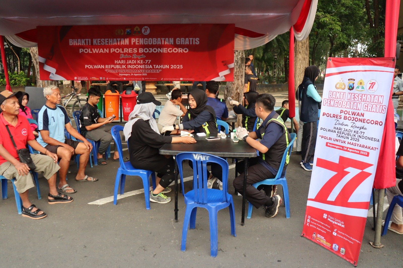 Polwan Polres Bojonegoro Gelar Bakti Kesehatan,Warga Antusias Serbu Layanan Gratis