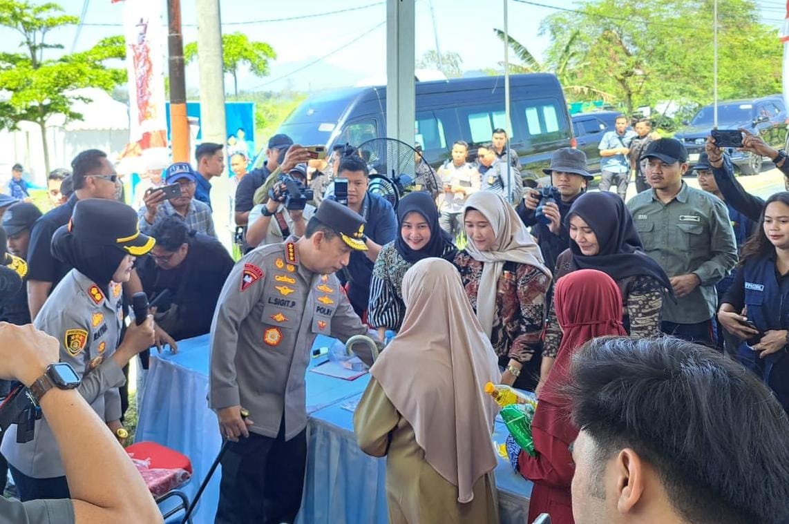 Jaga Stabilitas Pangan, GPM Polri Salurkan 6 Ton Beras SPHP di Pebelan Semarang