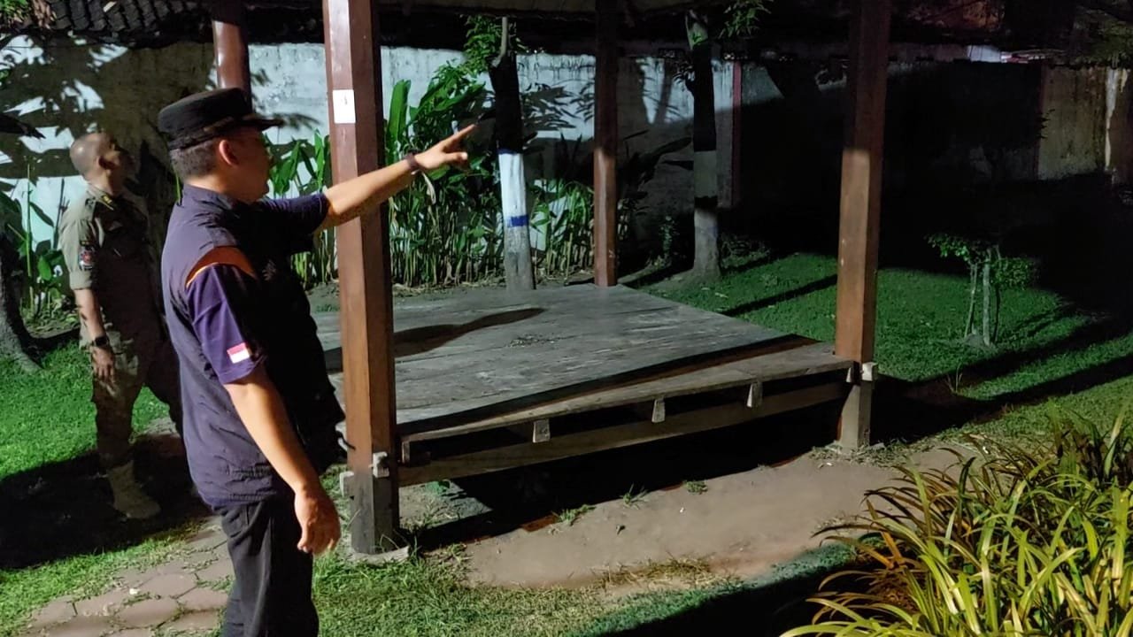 Akibat Ulah Mesum Dua Sejoli DLH Mojokerto Membatasi Jam Operasional Taman RTH