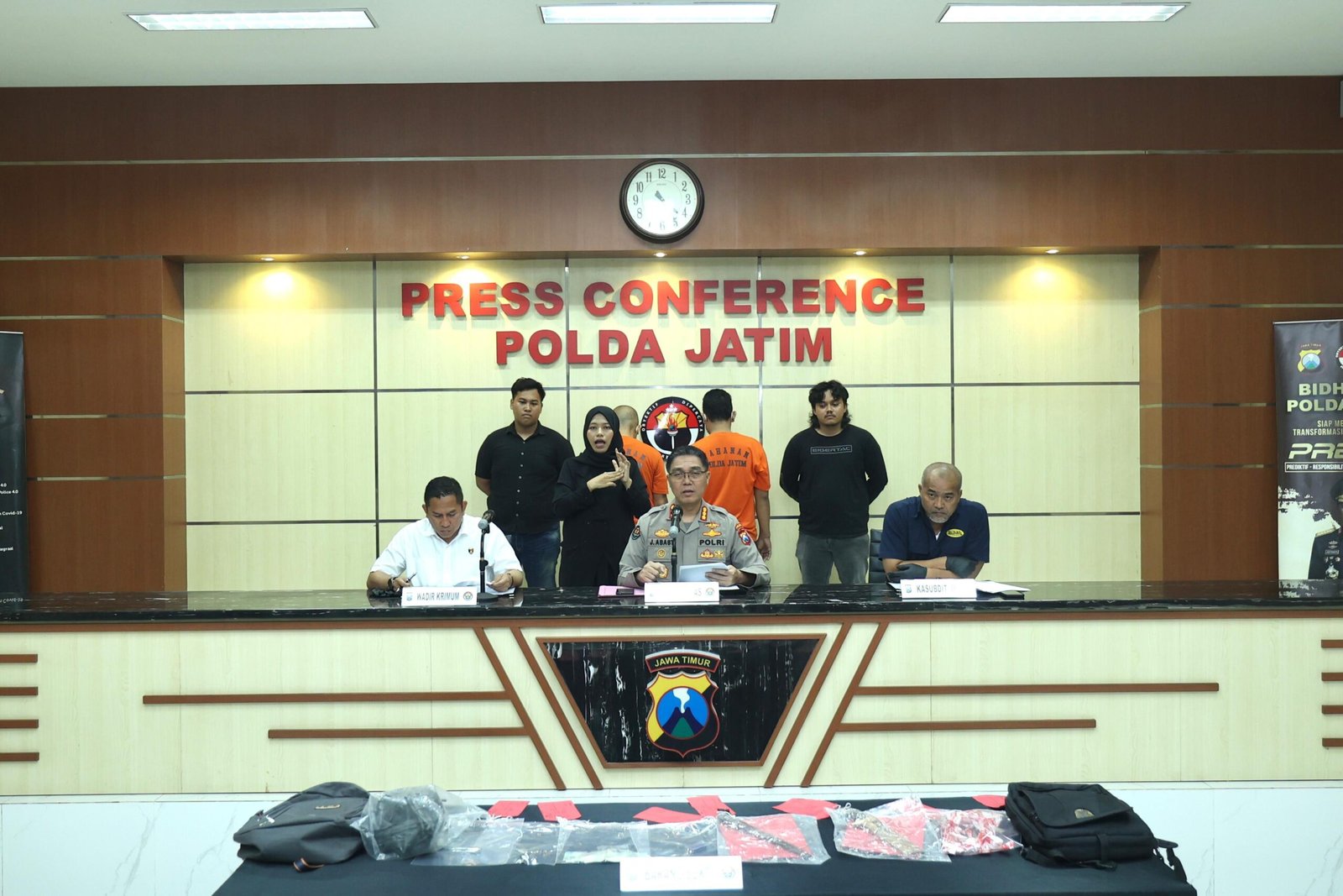 Polda Jatim Ungkap Sindikat Pencurian Bersenjata di Minimarket Lintas Provinsi