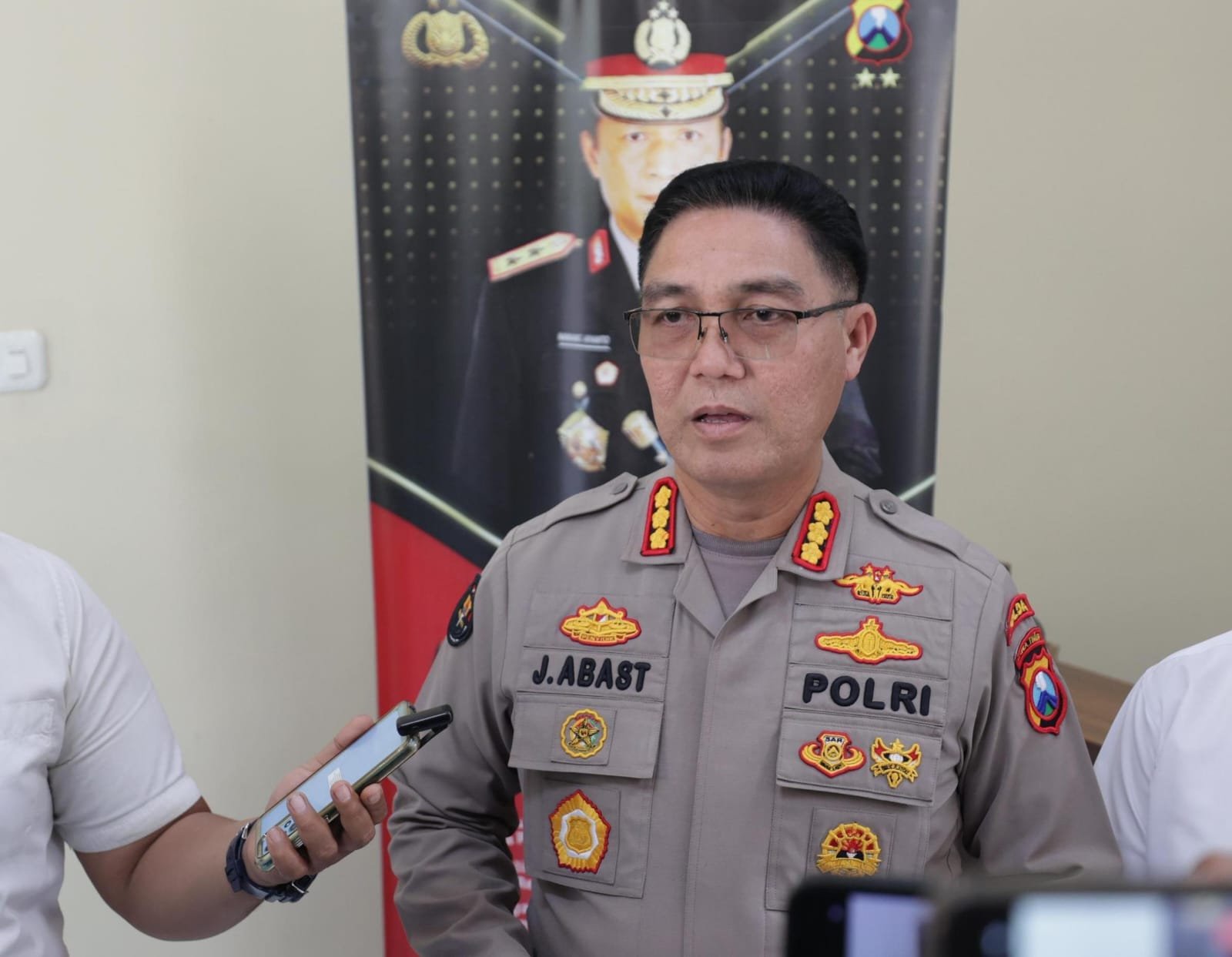 Polda Jatim Kerahkan Ratusan Personel Evakuasi dan Penanganan Darurat Erupsi Semeru