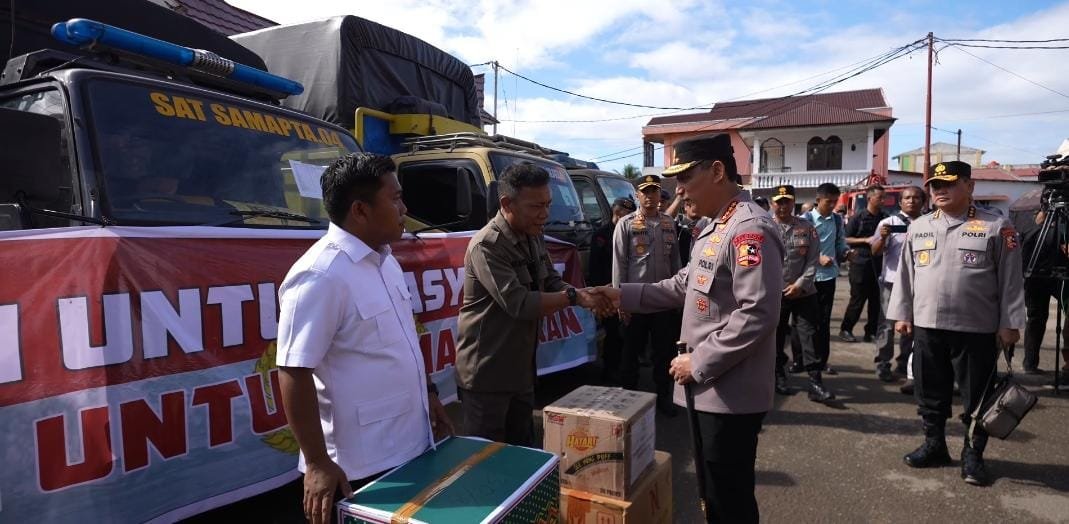 Kapolri dan Ketua Umum Bhayangkari Tinjau Udara Dampak Banjir Longsor Sumut, Pastikan Percepatan Bantuan untuk Warga