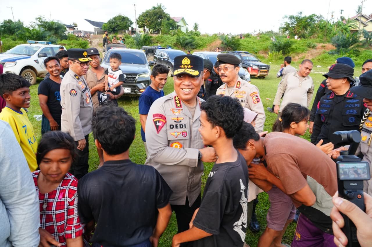 Wakapolri Tinjau Lokasi Banjir Aceh Tamiang, Pastikan Bantuan Logistik Hingga Peralatan Khusus Segera Dikirim