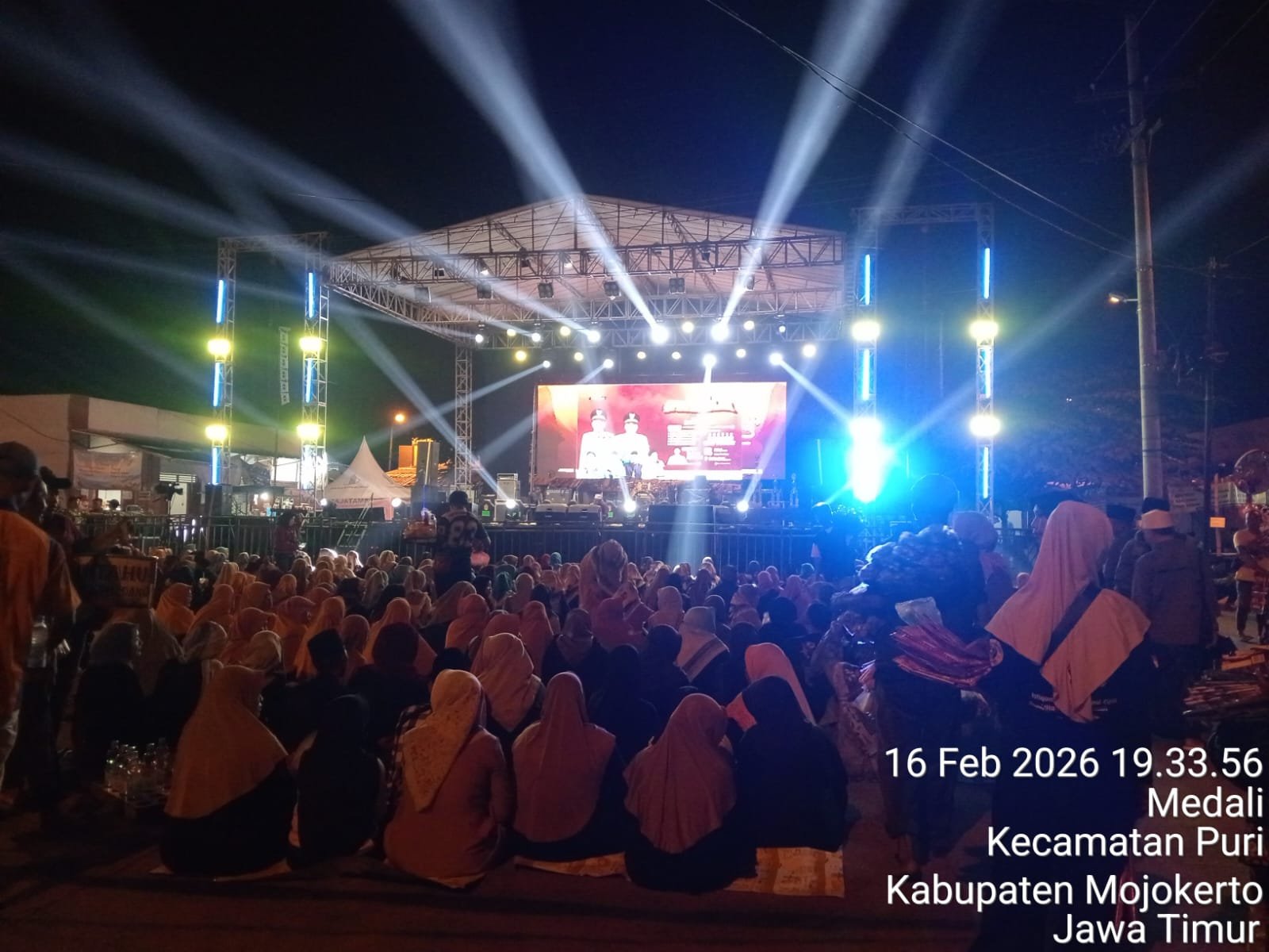 Puncak Ruwah Desa Medali Spectaculer 2026 Solawatan Bergema, Tri Suaka Hipnotis Warga