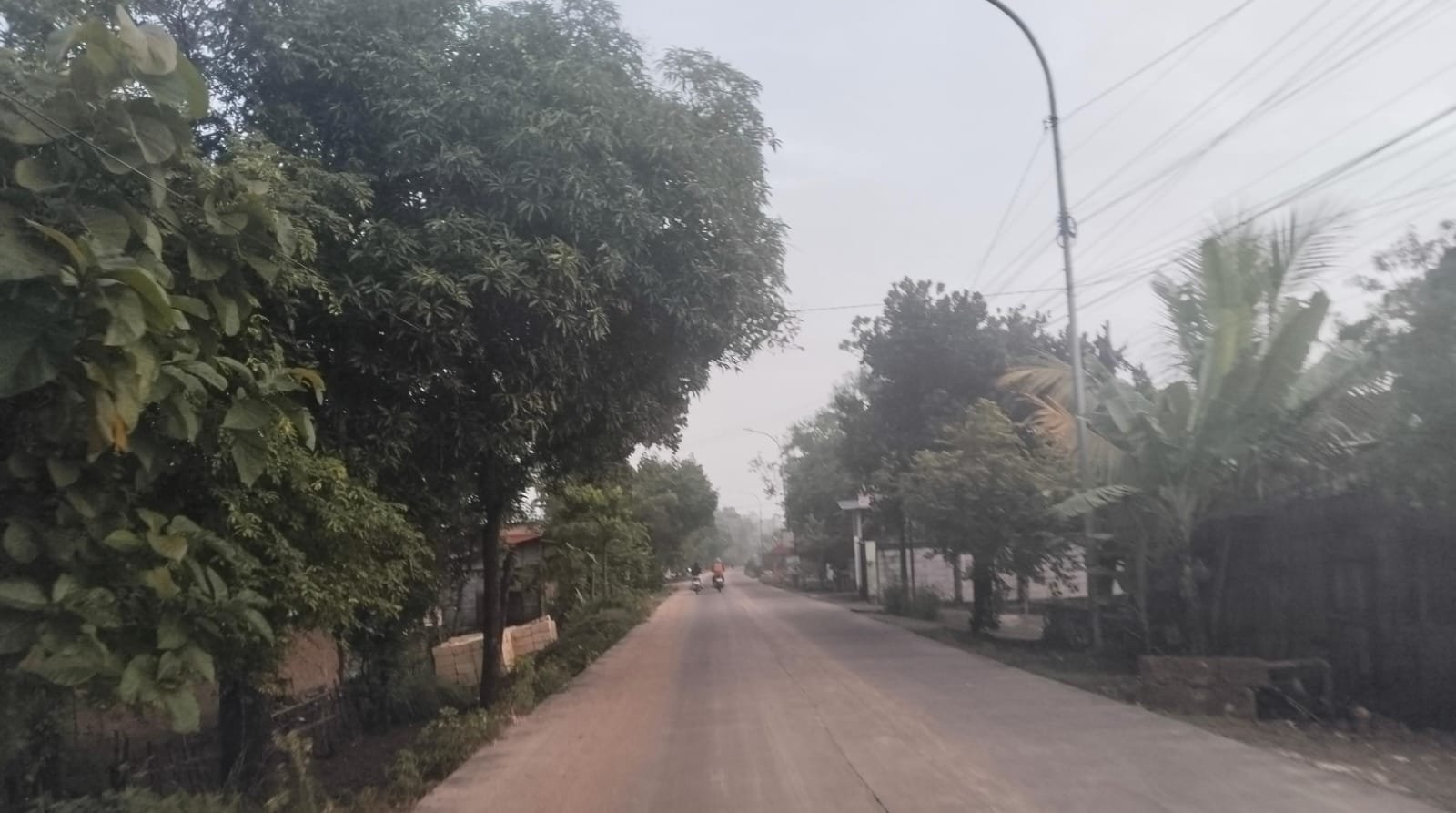 Jalan Desa Diduga ‘Dikorbankan’ Demi Bisnis Pasir Kuarsa! Warga Kalirejo Desak Portal Ditutup, Keselamatan Tak Boleh Kalah oleh Kepentingan